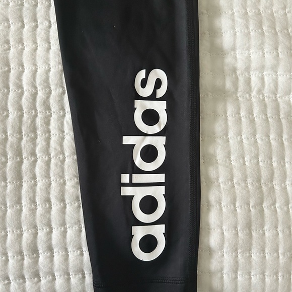 Womens ADIDAS Aeroready leggings. - Picture 3 of 6